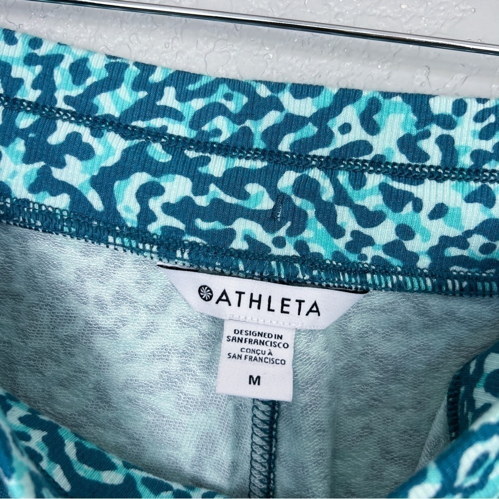 Athleta NWT Balance Clouded Leopard 4” Shortie Shorts Teal Blue M Stretchy Short - Picture 5 of 9